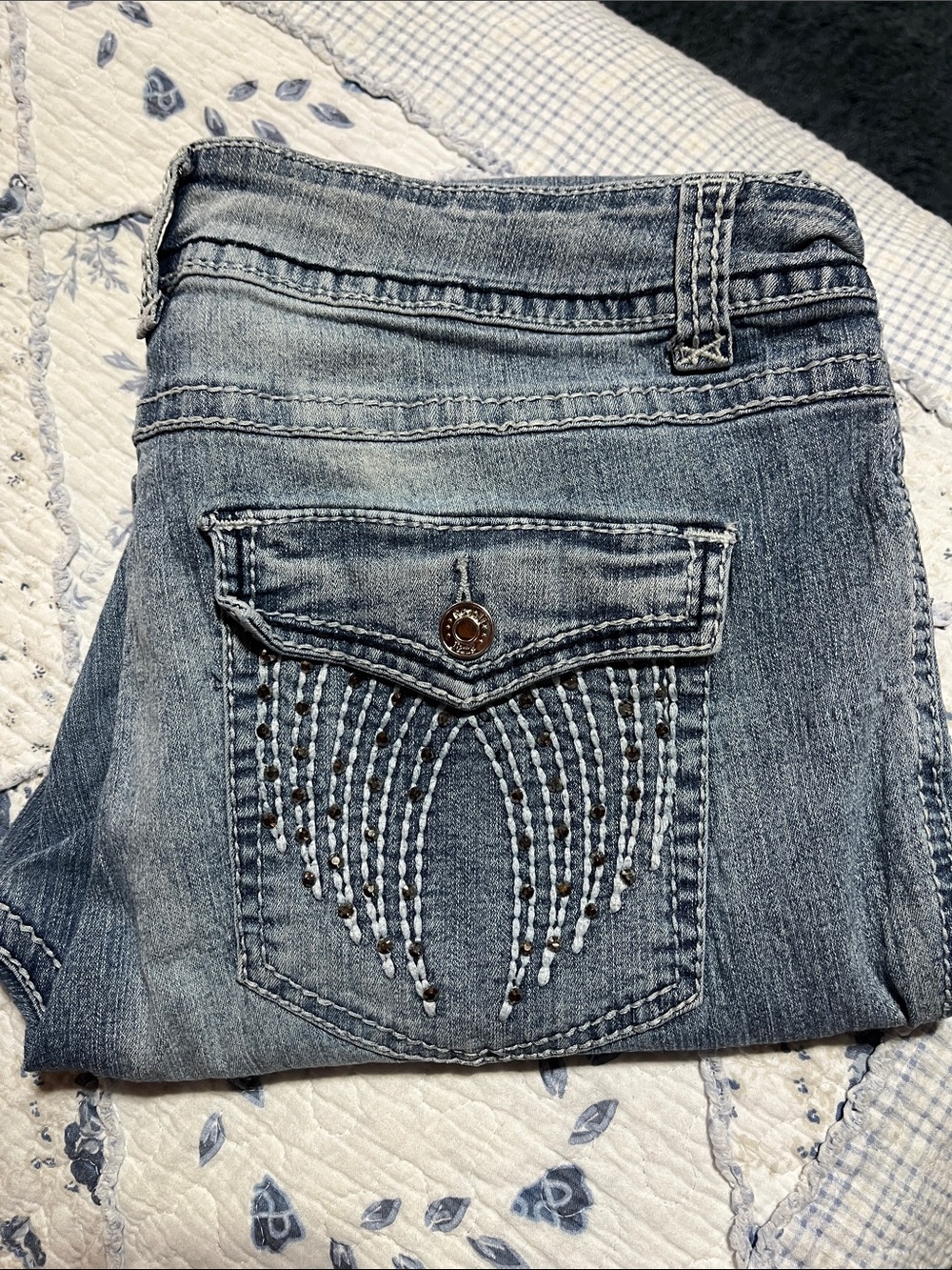 Revolt Jeans Women's Faded Blue Skinny Jeans with Embroidered Pocket